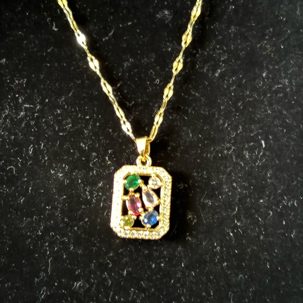 Elegant Gold Multicolor Pendant Necklace